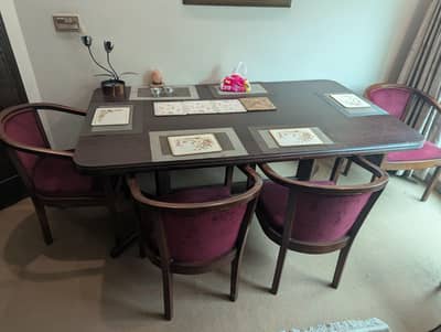 Dining table for sale