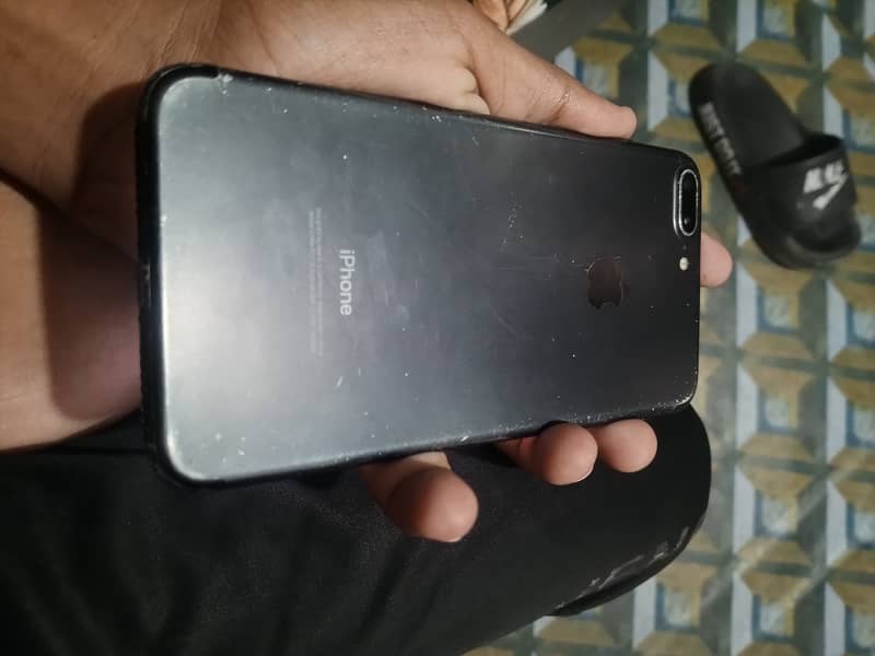 Apple iPhone 7 Plus 1