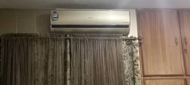 Perfectly working Orient AC for sale in Lahore