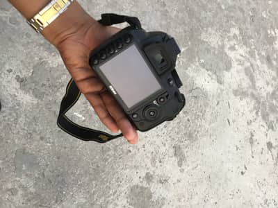 Nikon D3100 camera with box and bag and extra lens