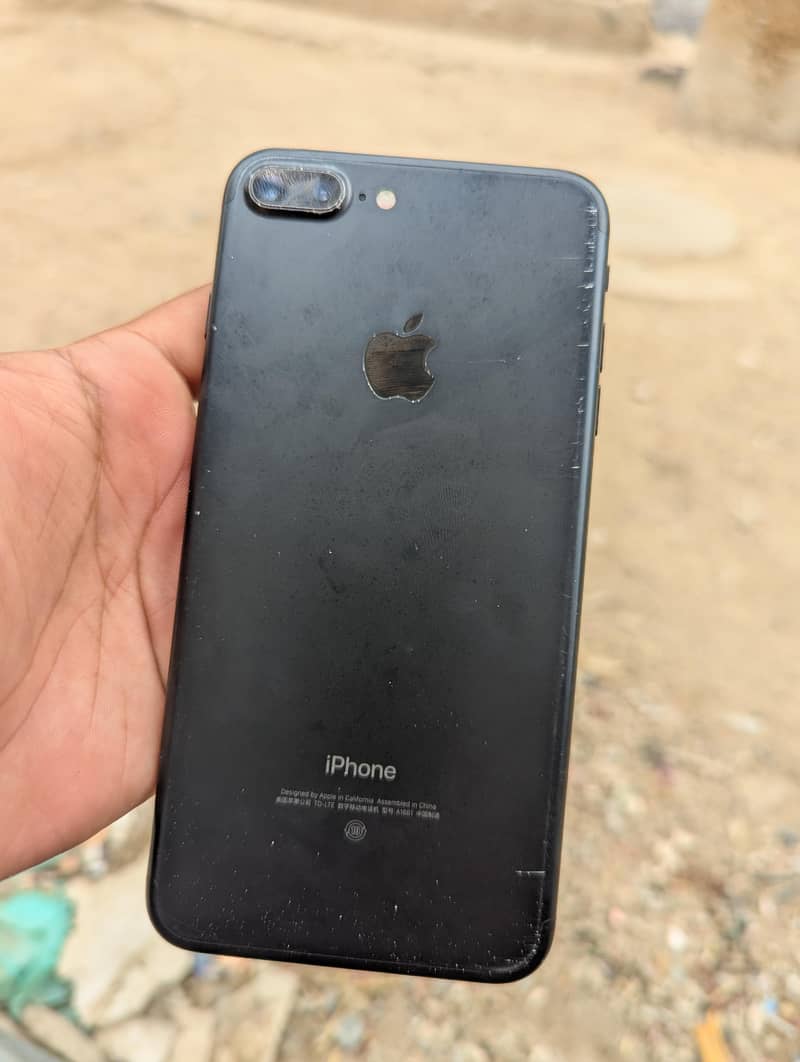 Apple iPhone 7 Plus 1