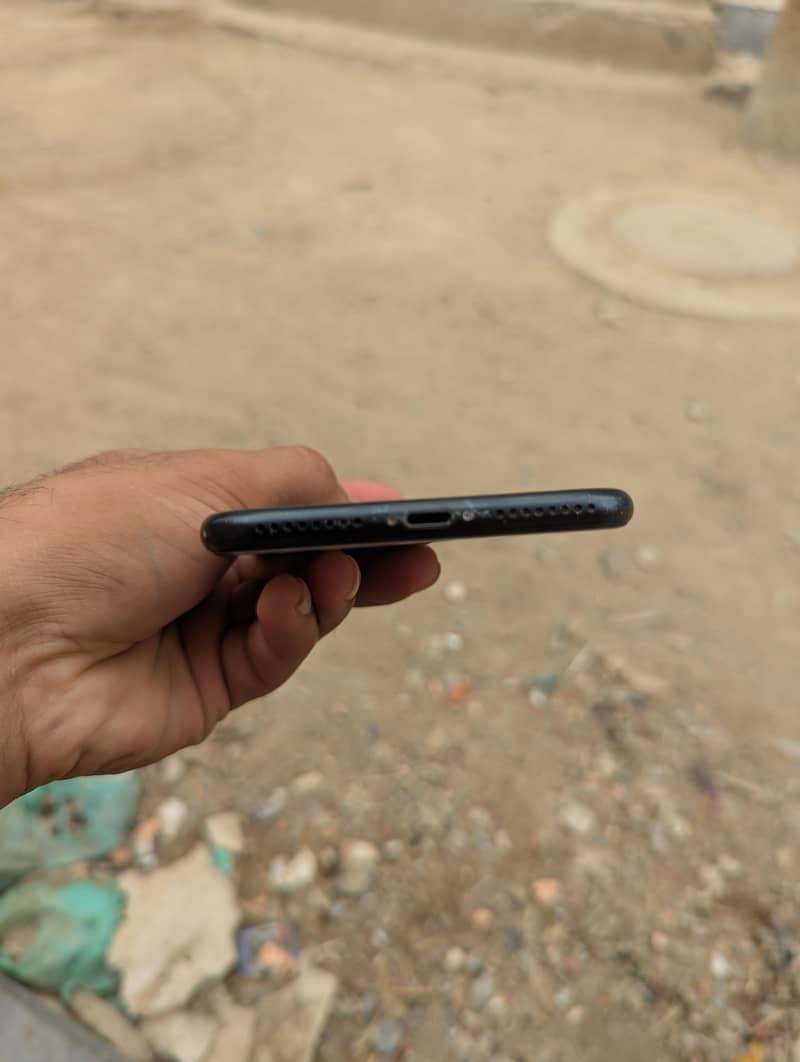 Apple iPhone 7 Plus 4