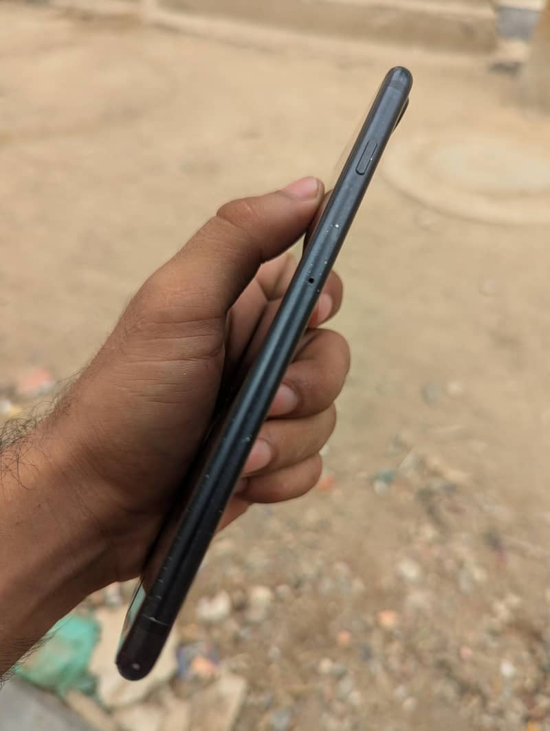 Apple iPhone 7 Plus 5
