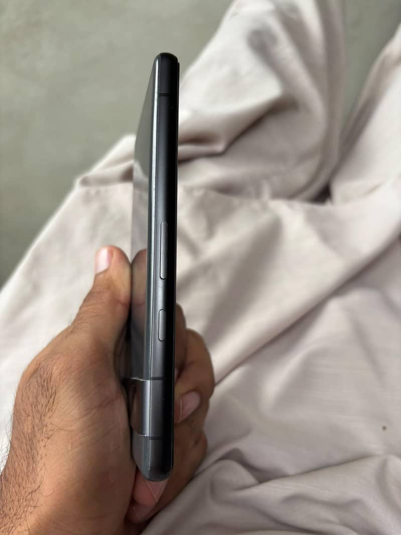 Google pixel 7a 4