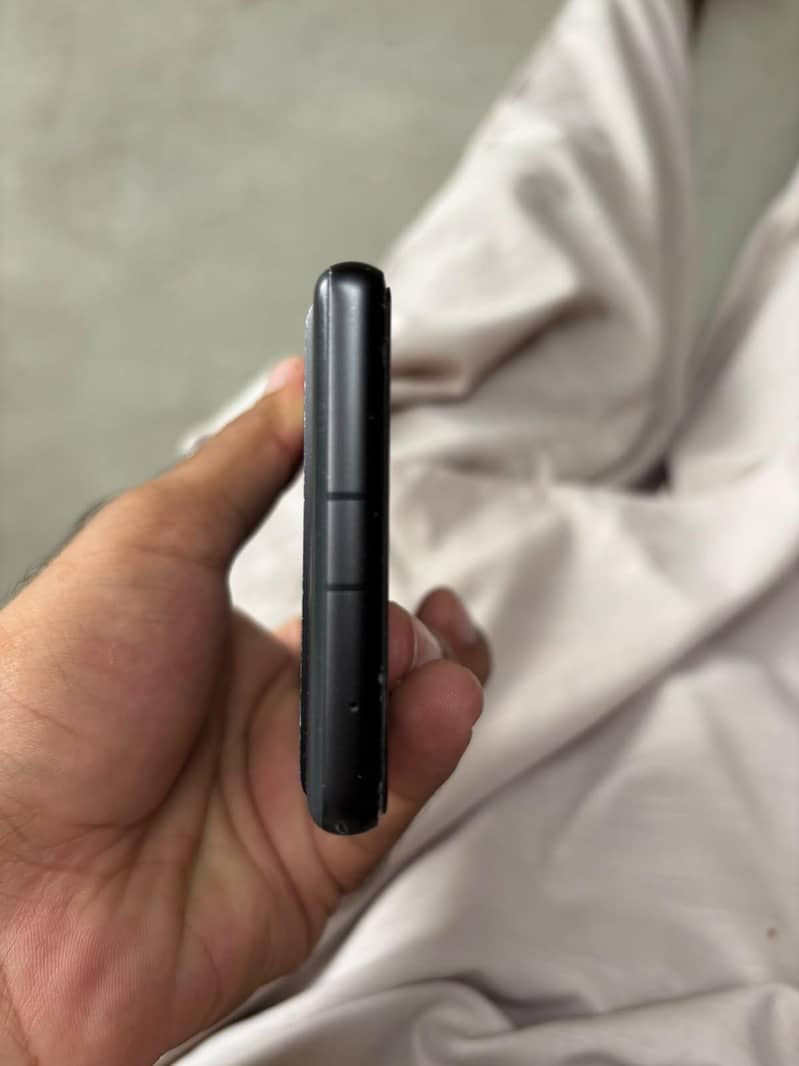 Google pixel 7a 5