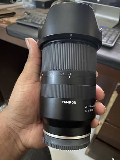 Tamron 28-75mm f/2.8 Di lll RXD lens for sony mount