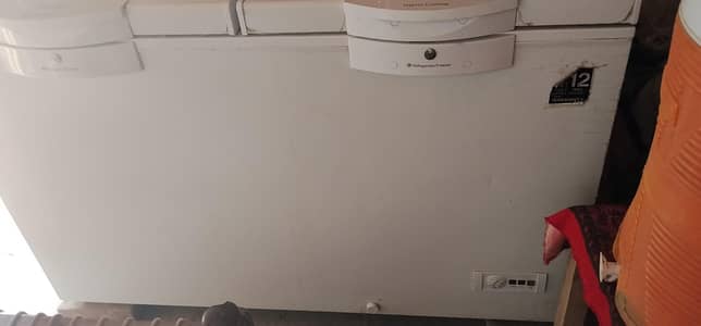 Dawlance freezer 6 month used