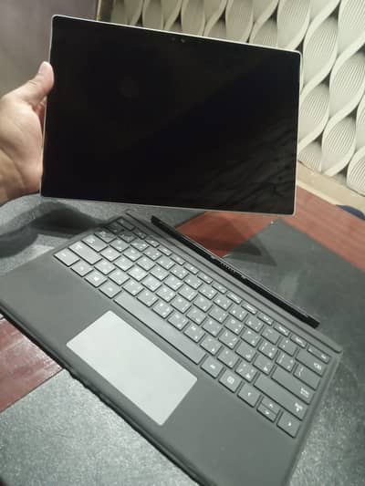 Microsoft surface pro 6 core i7 16 GB 256 GB