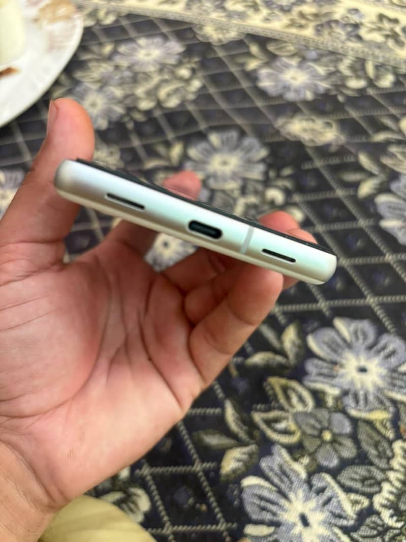 Google Pixel 7a 3