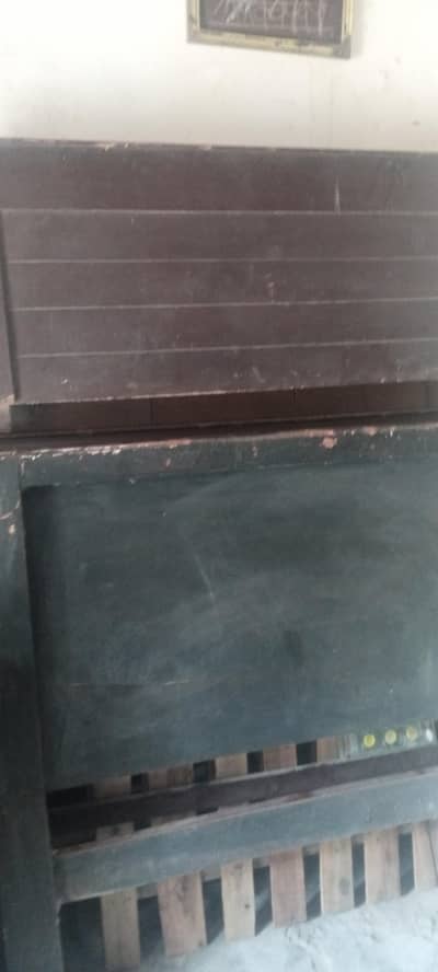wooden bed  condition 10/9 used