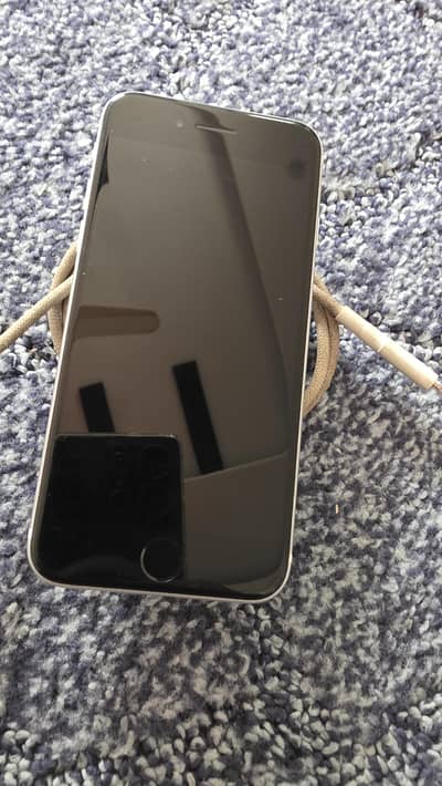 Apple iPhone SE 64GB pta approved 03072543049