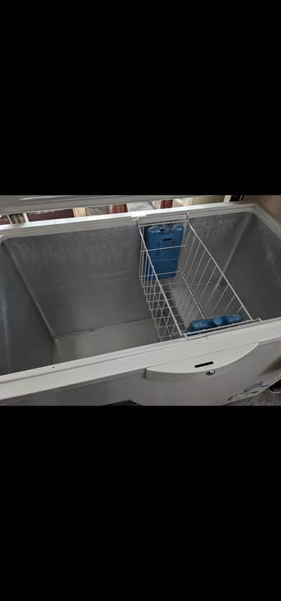 Dawlance deep freezer in a brand new condition