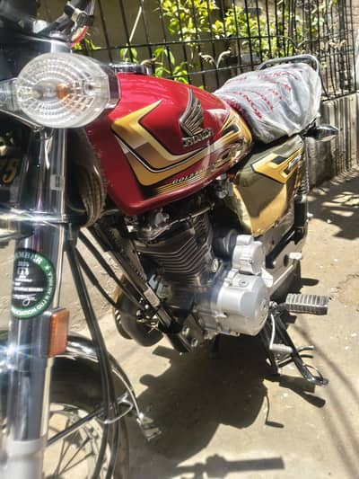 HONDA 125 SPECIAL EDITION GOLD.