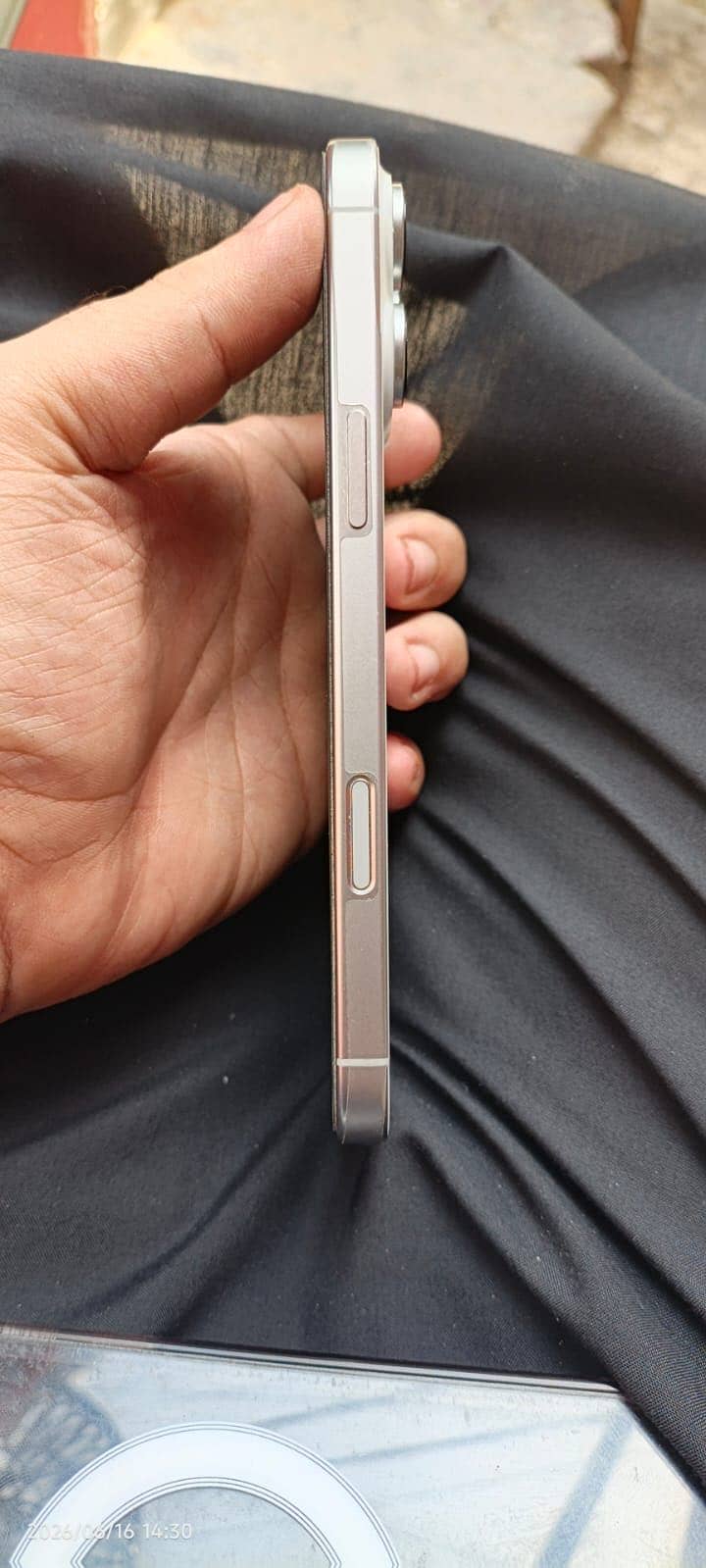 Apple iPhone 16 Pro Max 0