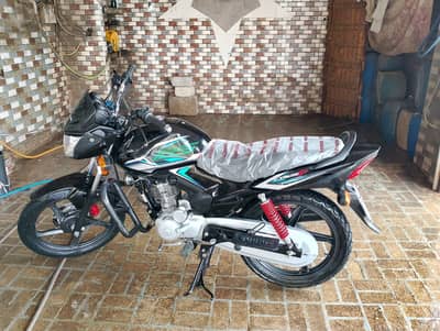 Honda CB 125F 2025
