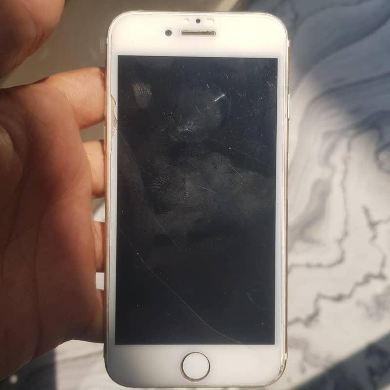 Apple iPhone 7 0