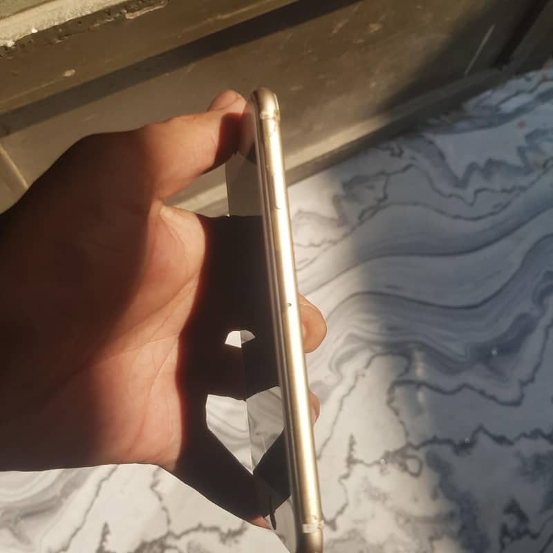 Apple iPhone 7 2