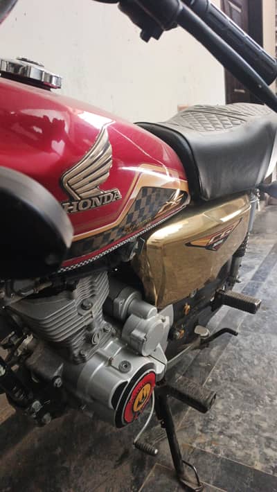 HONDA CG 125S GOLD AVAILABLE FOR SALE AT OFFER PRICE