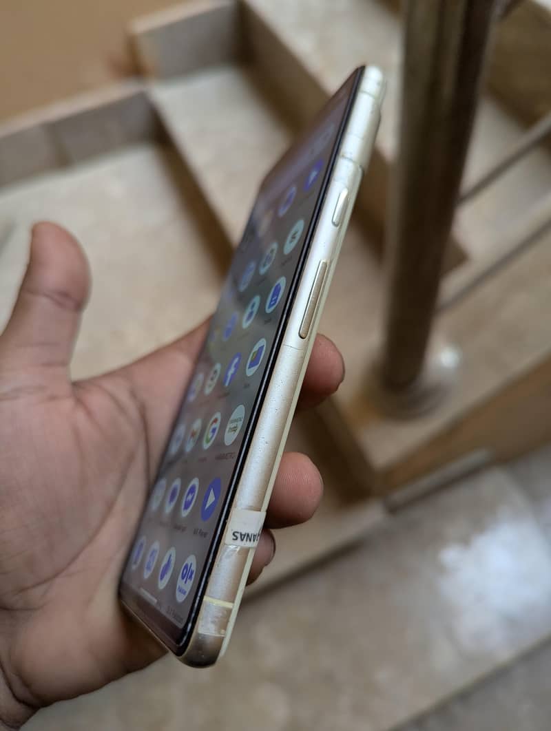 Google Pixel 7 4
