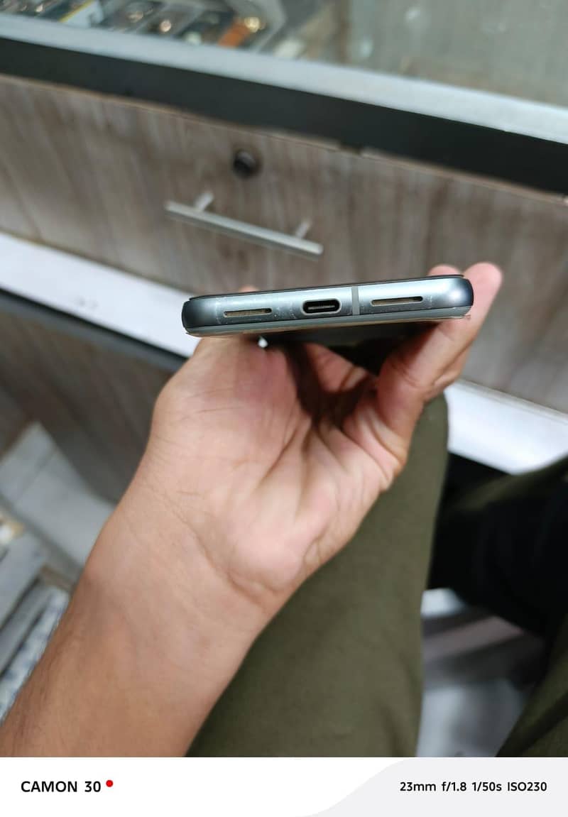 Google Pixel 8 2