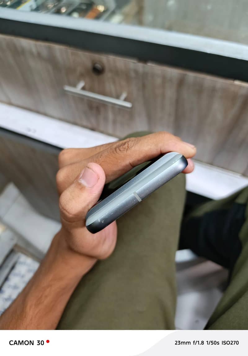Google Pixel 8 3