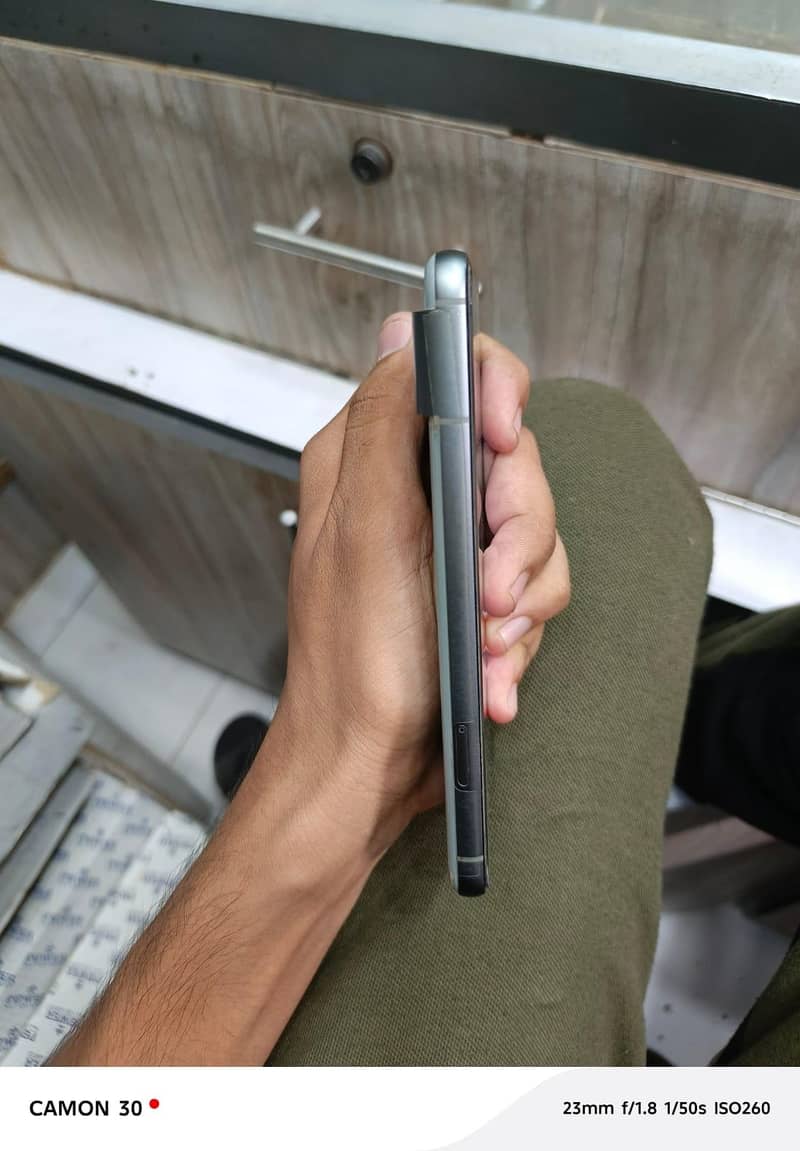 Google Pixel 8 4