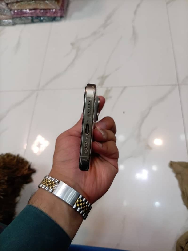IPhone 15 Pro Max 1