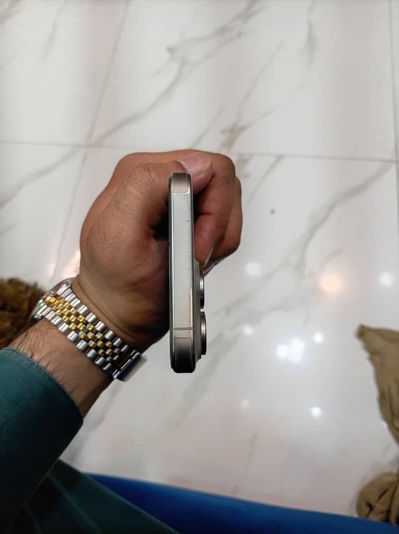 IPhone 15 Pro Max 2