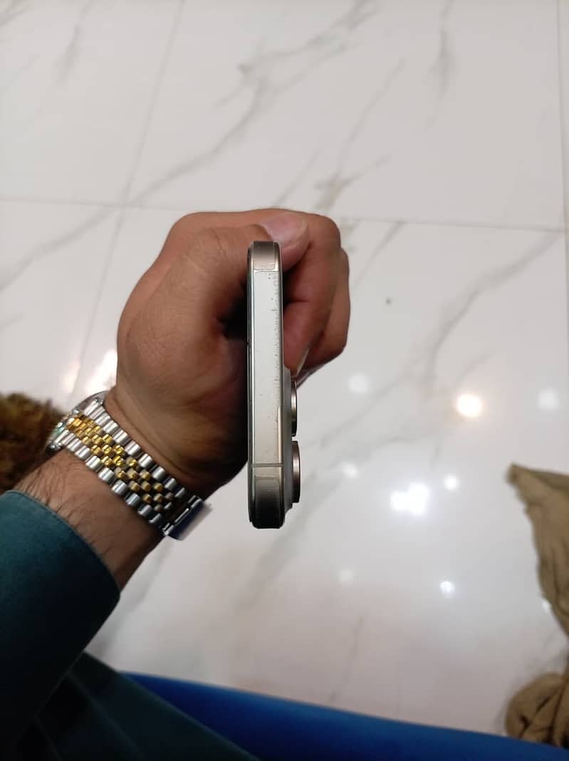 IPhone 15 Pro Max 3