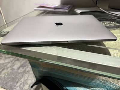 Macbook Pro 2019 core i9 16 inch