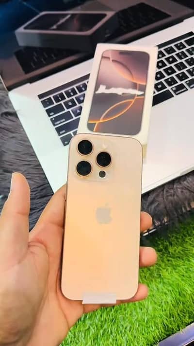 Apple iPhone 16 Pro jv 10/10 with box and charge