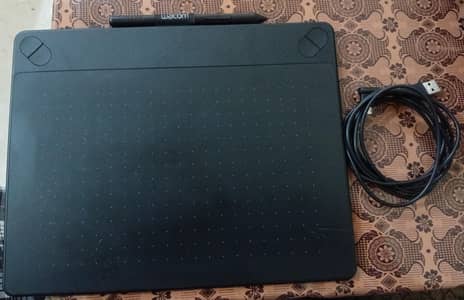 Original Wacom Intuos Medium CTH-690 with Pen & Cable