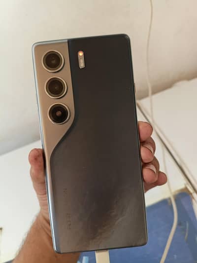 Tecno CAMON 40