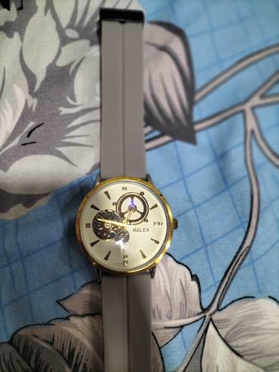 pre-owned Ralex Waterproof watch"with magnetic lock and Luminous hands