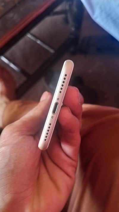 Apple iPhone 7