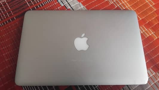 Macbook Air 11.6 inch (Early 2015)