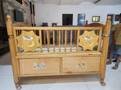 baby cot