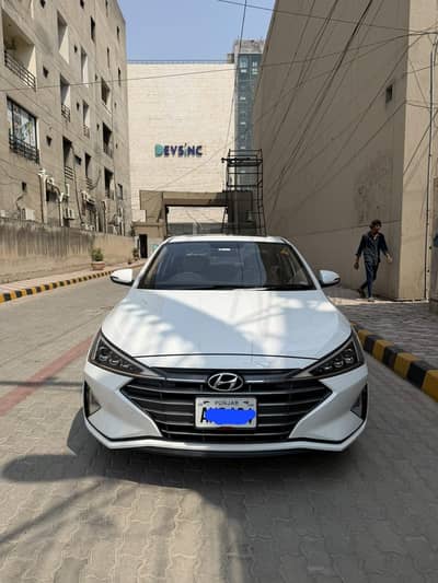 Hyundai Elantra 2022