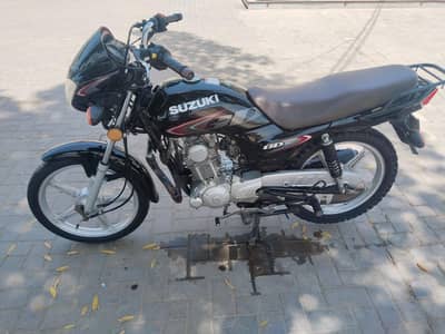 Suzuki 110cc totally genuine condition, modal 22 ,urgently sale