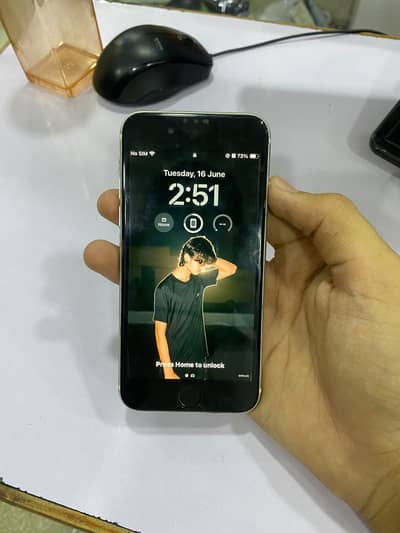 Apple iPhone SE 2020