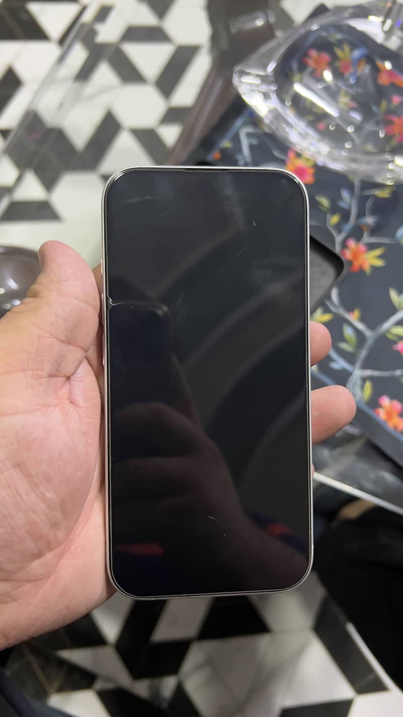 Apple iPhone 16 Plus 5