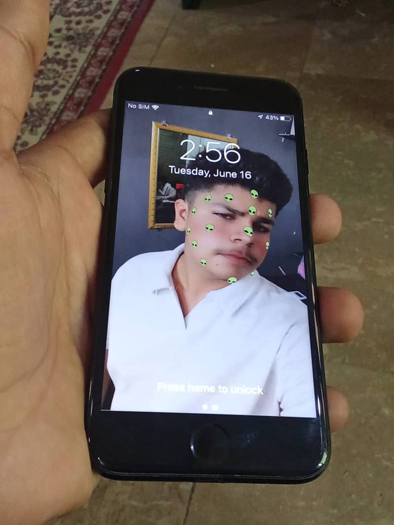 Apple iPhone 7 1