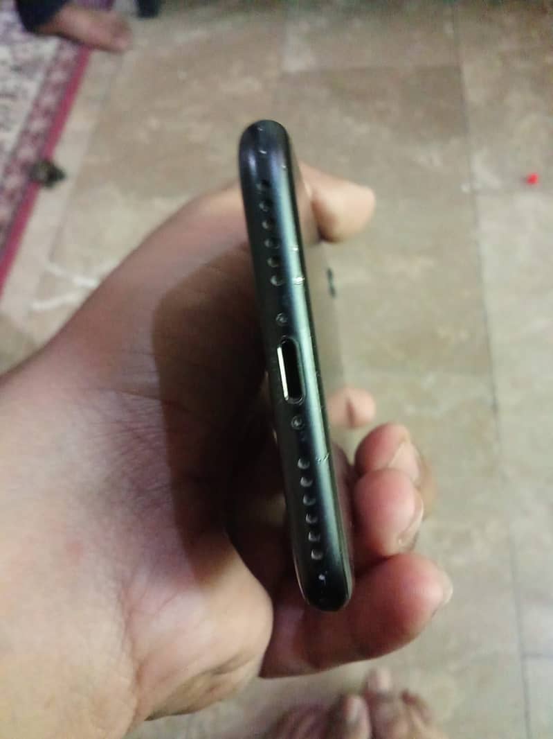 Apple iPhone 7 2
