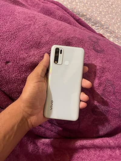 Vivo Y30. (4 64 )