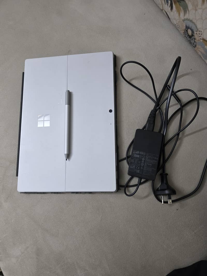 Intel core i7 Microsoft 7 pro 0