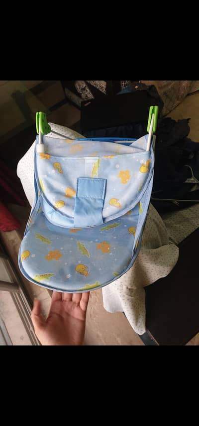 baby nest and baby bath seat avaible almost new