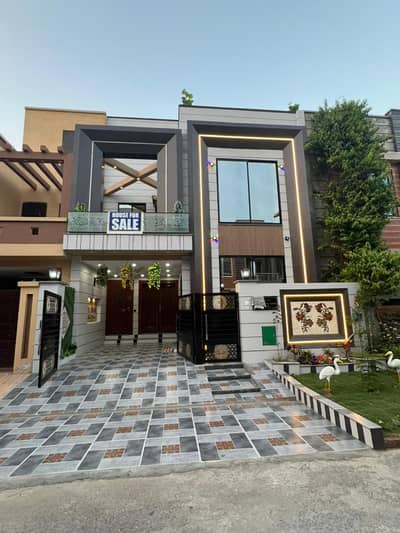 05 MARLA BRAND NEW LUXURIOUS HOUSE WITH GAS PRIME LOCATION BAHRIA TOWN LAHORE