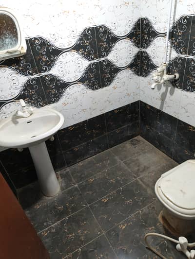 Rent 120 GHz 2bed. d. d ground park facing Alladin park k samne
