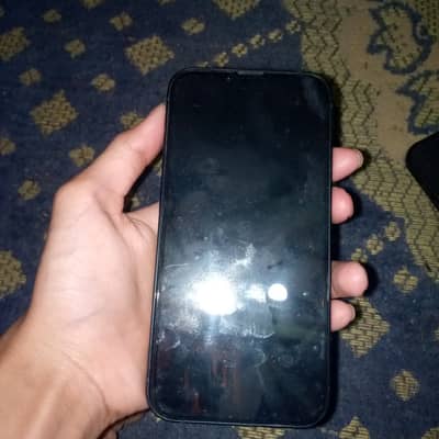 Apple iPhone 13