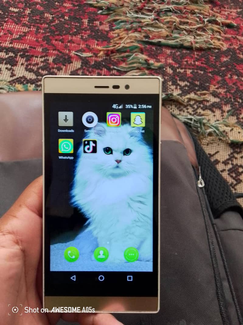 QMobile E1 0